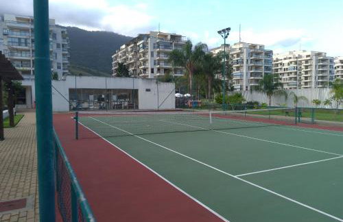 LINDO APTO, FRENTE MAR, VISTA MONTANHA. A 900m DA PRAIA DE ITACURUÇÁ - Foto 2