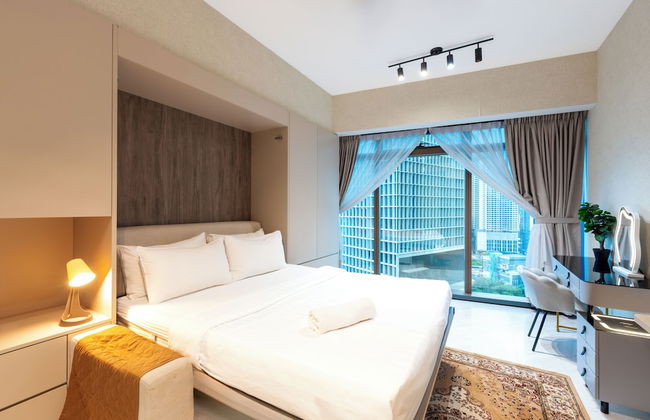 Moonway Luxury Suites At Eaton Residence - Photo 39