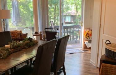 Round Cabin - 5 Min to Bedford PA - Deck - Hike- Golf - Photo 3