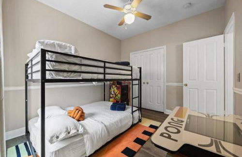 Artist Retreat at Cypress Creek - Hotub - Sleeps 9 - Photo 47