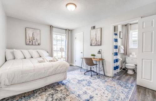 Fenced Yard Centrally Located-Parkway Village Pad - Foto 29