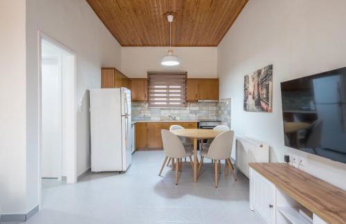 In the center of Messolonghi - Photo 40