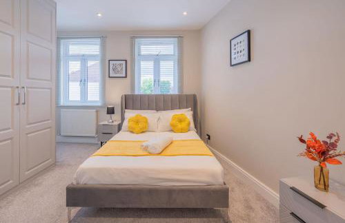 Spacious 3BR Home by D3 Short Stay, Sleep 9, Free WIFI & Parking - Foto 15