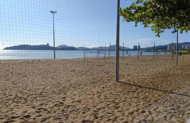 Sobrado com piscina, banheira e garagem coberta. - Foto 21