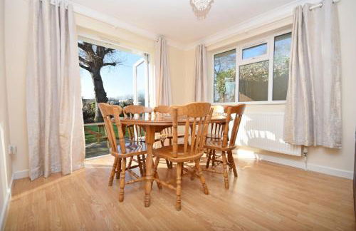 St Marys, Hayling Island - Photo 2