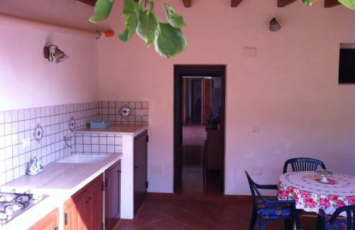 Villa by the Vulcano - 70mq plus large garden and patio - Foto 12