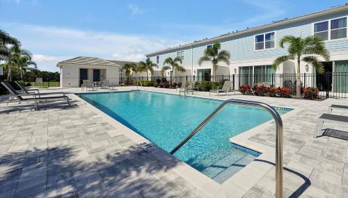 Cozy 3 Bedroom Townhouse Near Disney w/ Patio - Foto 3