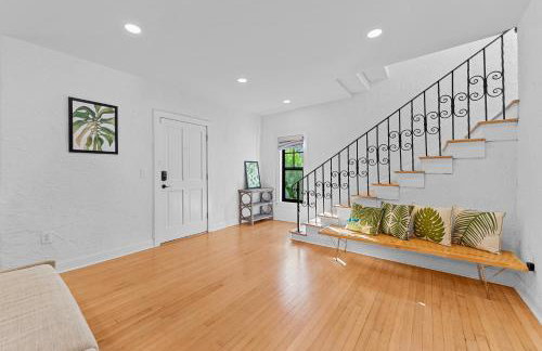 Sunny 4BR Getaway Pool & Private Guest Suite - Foto 19