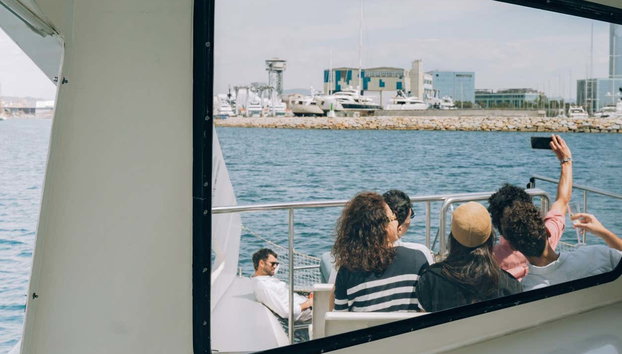 Paseo en catamarán por Barcelona - Foto 4, ¡Día inolvidable en las costas catalanas!