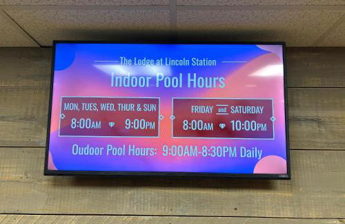 COZY LOON MOUNTAIN ESCAPE - Free shuttle, Pool, Hot tub, River&Mnt Views - Foto 46