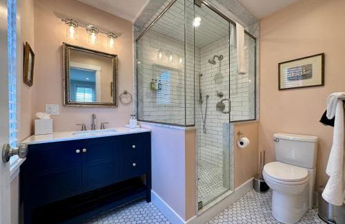 Epic Downtown Newport 6BR Whole House w Parking - Foto 15