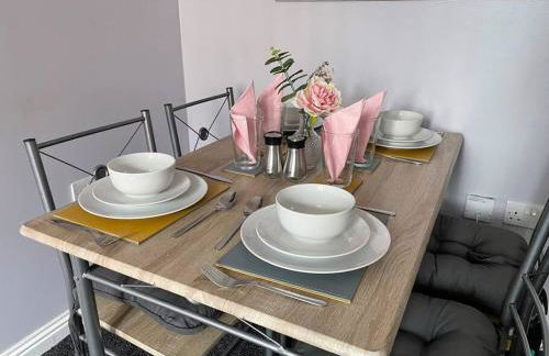 Spacious one bedroom flat, entire property. - Photo 16