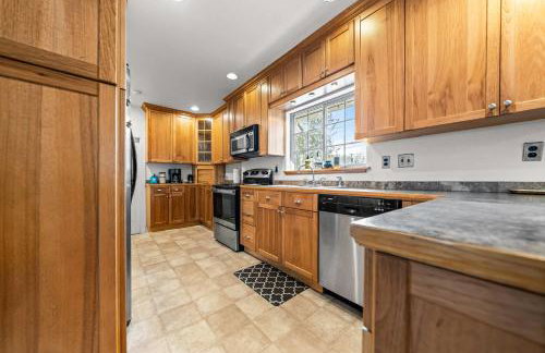 Parkside Escape South Hill w Private ADU - Photo 47