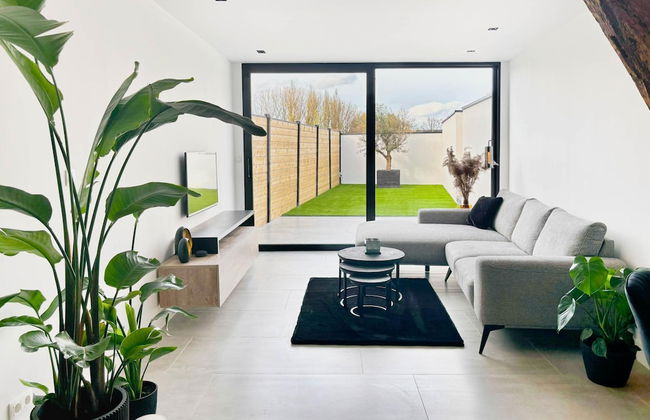 Charming Authentic Home With Garden - Foto 1