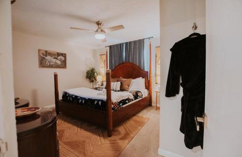 Cowboy Den-Private Hot Tub-Game Room-Pet Friendly-No Pet Fees! - Foto 21