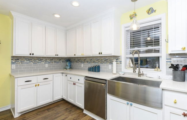 Dolphin Paradise - Photo 12