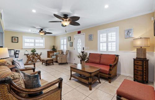 Florida Breeze l Hot Tub l Walkable - Foto 13