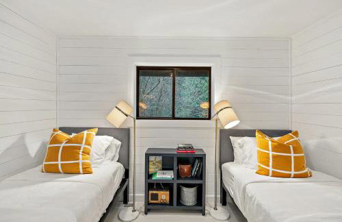 Relaxing Home Among The Redwoods - Dog-Friendly - Photo 28