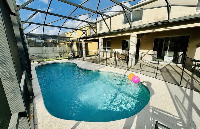 7/6.5 Beautiful Vacation Home With Private Pool, and Much More!! - Foto 2