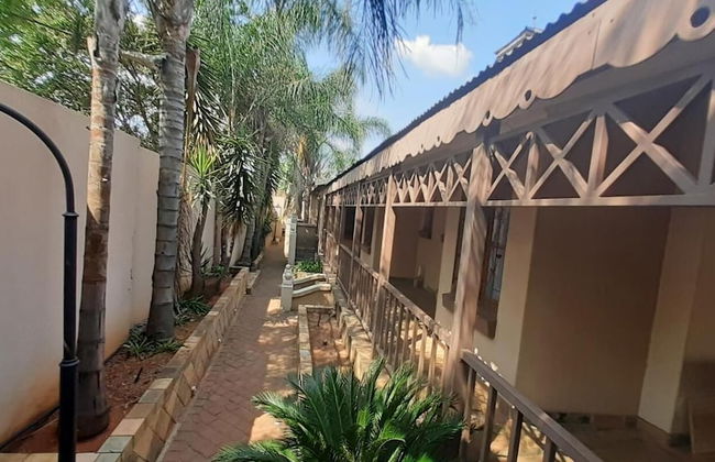 Spacious Double Room in Lovely Guesthouse - Photo 16