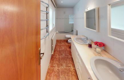 HOUSE OF JOY , CASA EN BANYOLES - Foto 17