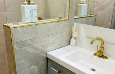 Newly Gated Stylish Steps to Hollywood 2B2B - Foto 9