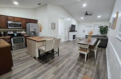 Serene Family Retreat Jax w/Pool + Firepit. - Foto 7