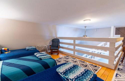 Charming Waterfront Cabin - Sleeps 10 - Photo 22