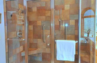 Redbud Keep - Unique Features, Movie Set Decor, Grill, Wifi, Family Friendly, Hiking, Billiard Table, Movie Theater Room, Fireplace, Golfing, View, 2 King Beds - Foto 32