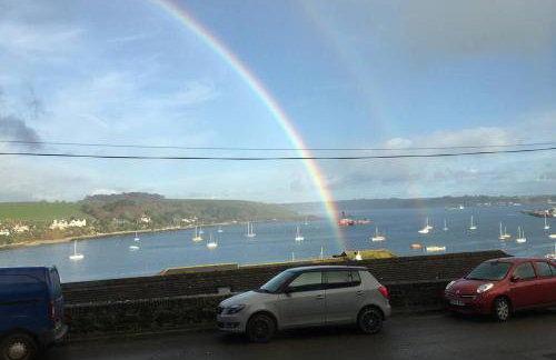 Stunning views over the beautiful Falmouth Harbour - Foto 3