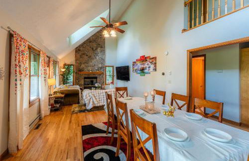 Leaf Peeper's - HUGE deck, pizza oven, Pac-man! - Photo 30