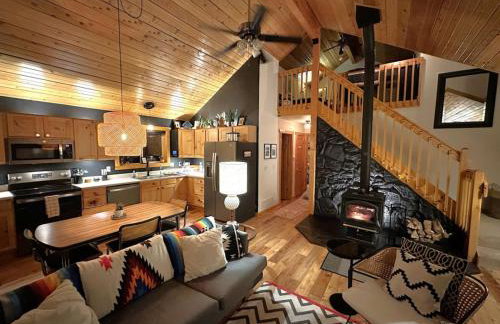 Rocky Mt Cabin 2bed loft Hot Tub Amazing Views - Photo 19