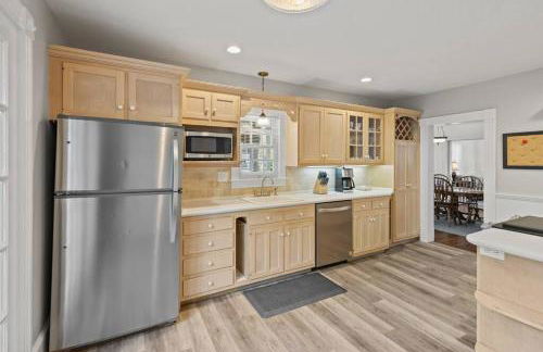 Prime West Hartford Center Location- Historic Gem - Foto 6