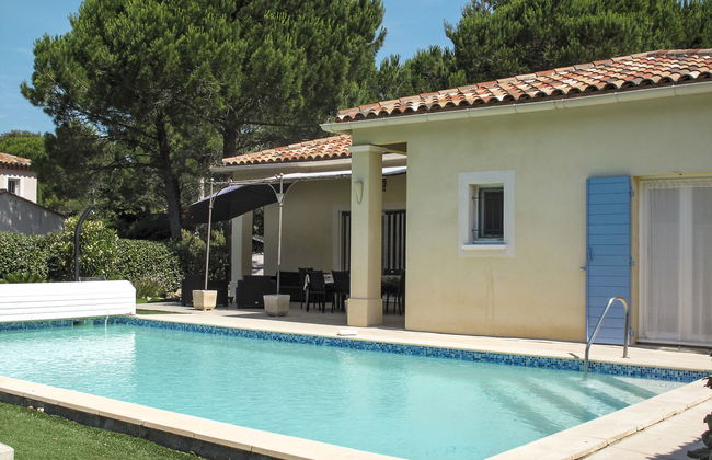 3 bedroom House in Bagnols-en-Forêt with private pool and garden - Photo 1