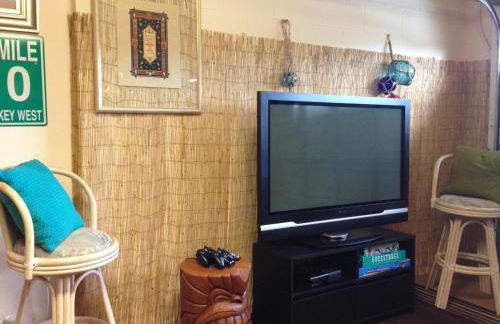 Sunny South Facing Pool with Hot Tub and Lake View Near Disney - Foto 28