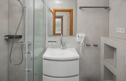 Awesome Apartment In Micetici With Wifi - Foto 32