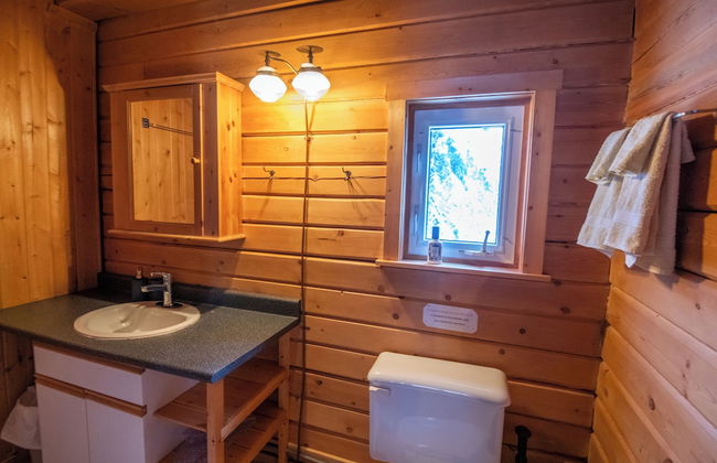 Little Atlin Lodge - Photo 32
