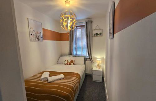 Spacious 3BR Sleeps 6 Ideal for All Stays - Foto 16