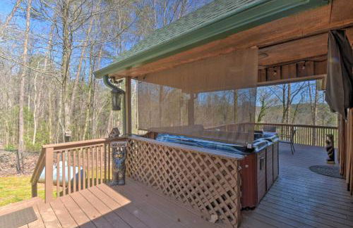 Helen Cabin with Deck and Hot Tub Less Than half Mi to Main St - Foto 20