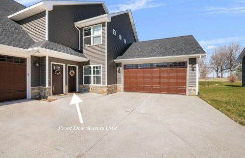 Brand New 2 Bedroom Condo - Photo 2