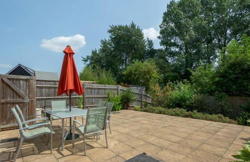 Cheerful 2-Bedroom house with Private parking - Pass the Keys - Foto 7