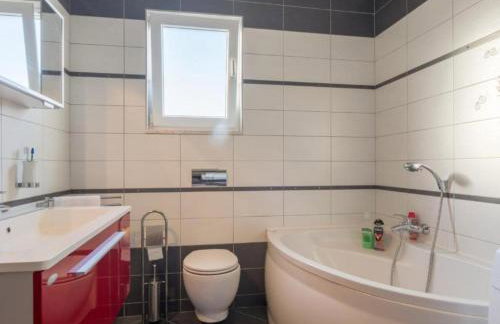 Holiday House BALEN with Swimming Pool - Foto 76