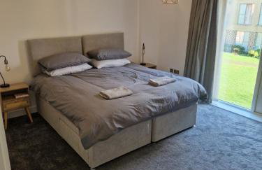 Luxury Corner Apartment by Cambridge Station with Free Allocated Underground Parking & Flexible Beds - Foto 22