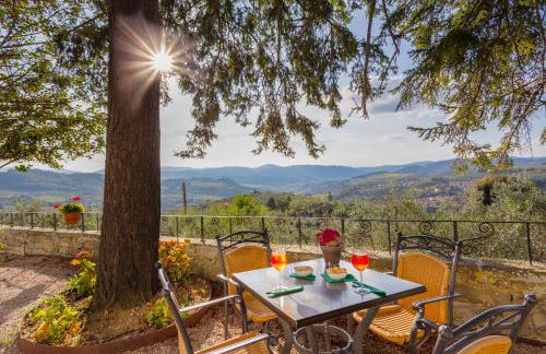 ISA-Farmhouse with swimming-pool in Chianti-area in the middle of Tuscan nature - Foto 1