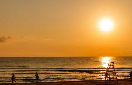 Casa particular en la playa a pocos metros del mar con garaje - Foto 33