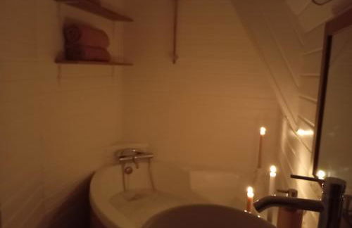 Escapade Romantique sous les toits de Kéréon - Centre Historique, rue piétonne - Foto 18