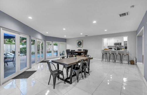 Stunning 4 Bedrooms House with Pool 6 minutes to the Ocean - Foto 40