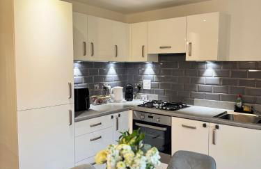 Parkside Luxury 3 bedroom home, 5 min to Ebbsfleet Station and has free Parking - Foto 52