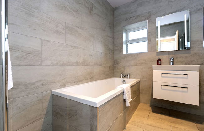 HC Property - Vale View - Photo 16