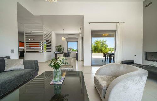 Nostra Terra Villa, 2-acre Secluded Nature Escape with Heated Pool, By ThinkVilla - Foto 37